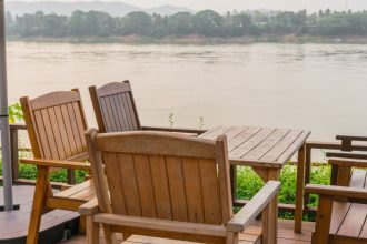 Parasol déporté : comment choisir le bon modèle pour sa terrasse ?